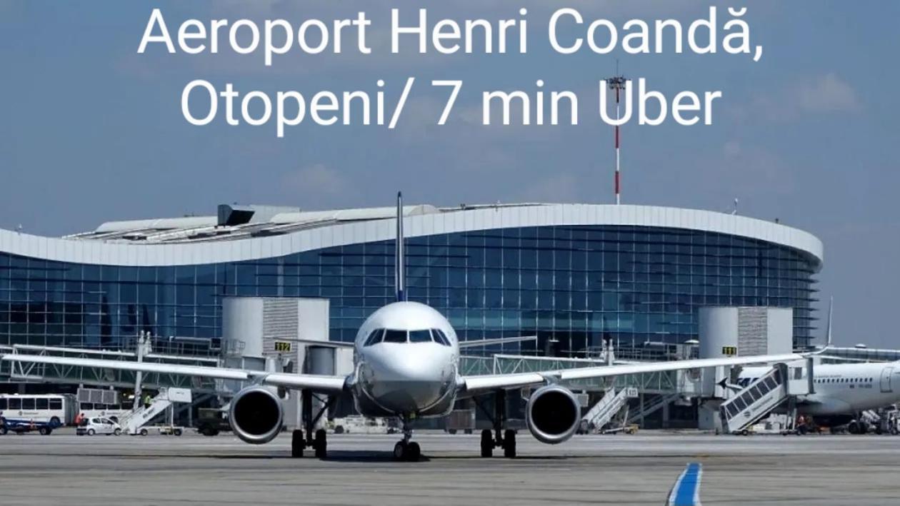 Airplane By Airport Residence Otopeni Exterior photo
